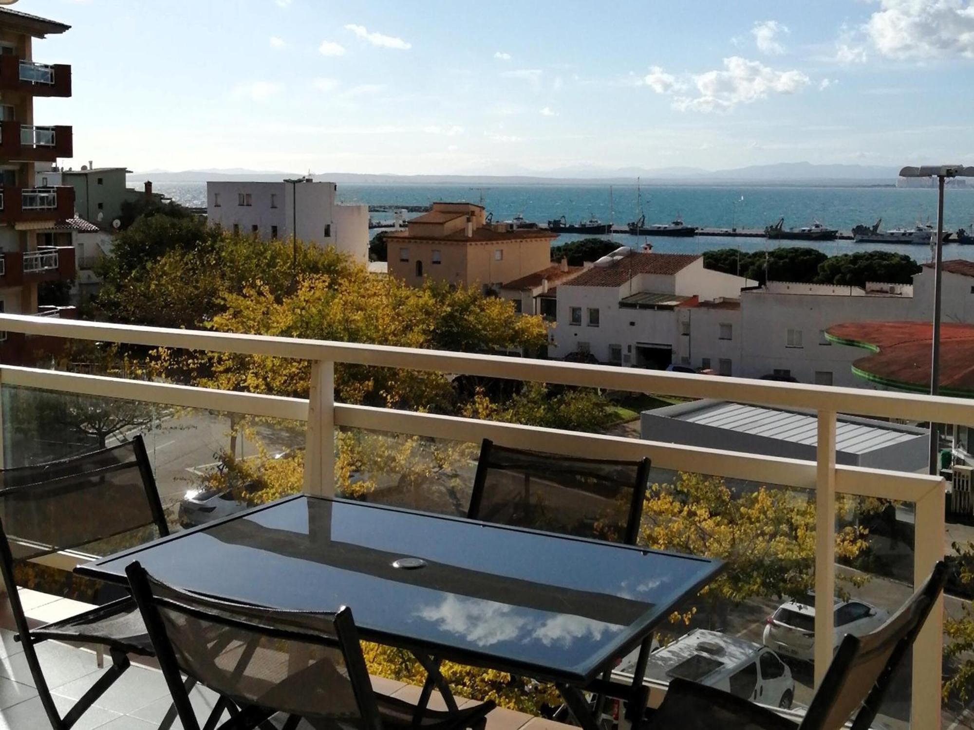 2189 Rocmar 3 3-c, Excelente Situacion Frente Al Puerto Pesquero Y Con Vista A La Bahia. Gran Terraza. Gran Parking Publico Delante. - Es-258-59 Apartment
